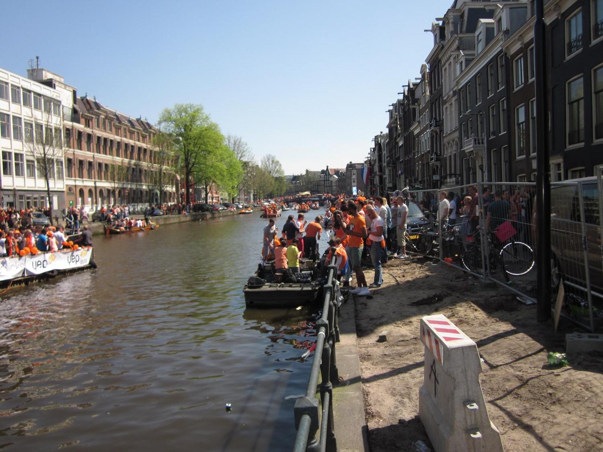 Amsterdam Hostel Uptown Exterior photo