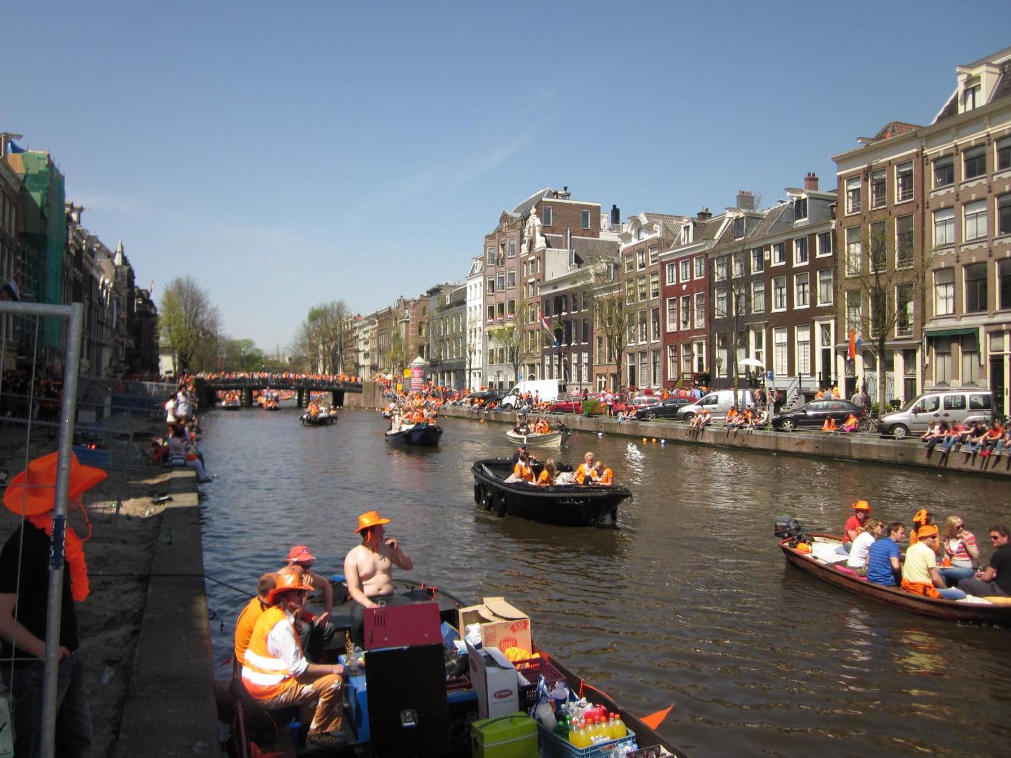Amsterdam Hostel Uptown Exterior photo